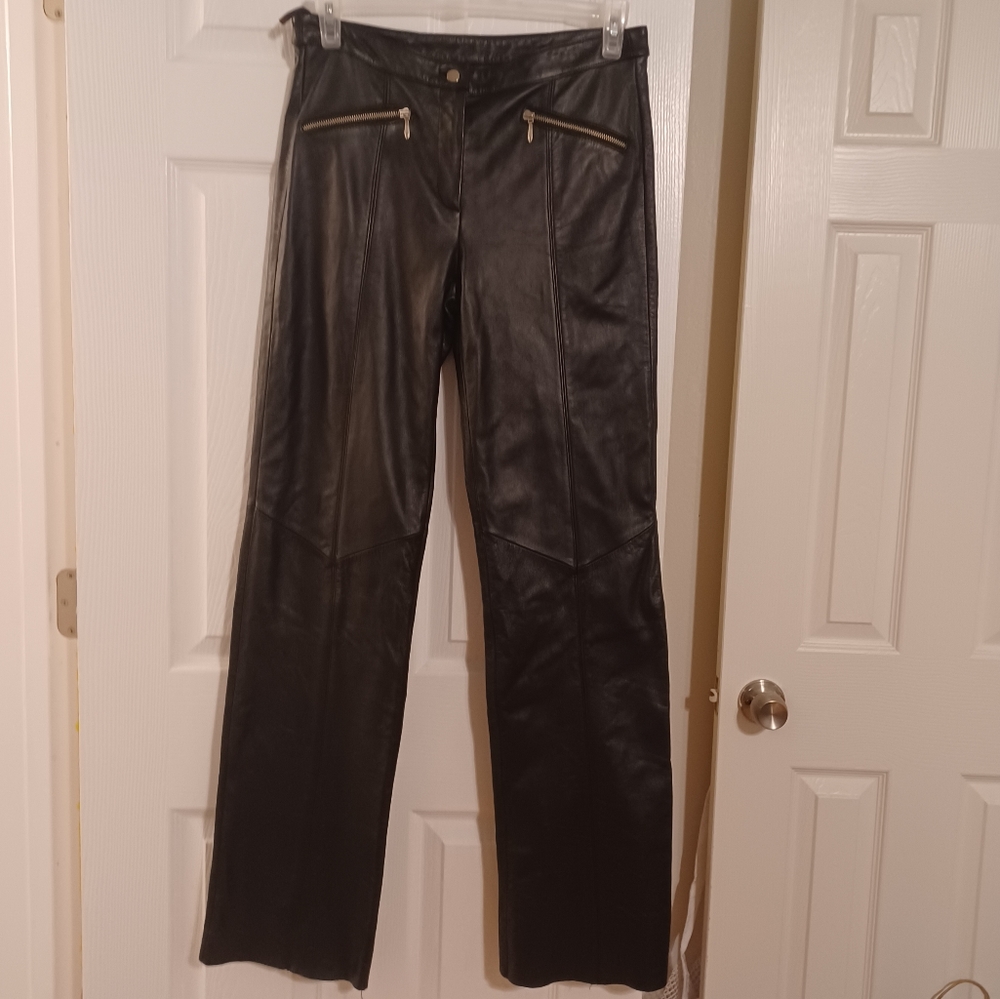 *see description!* Wilsons genuine leather pants size 8